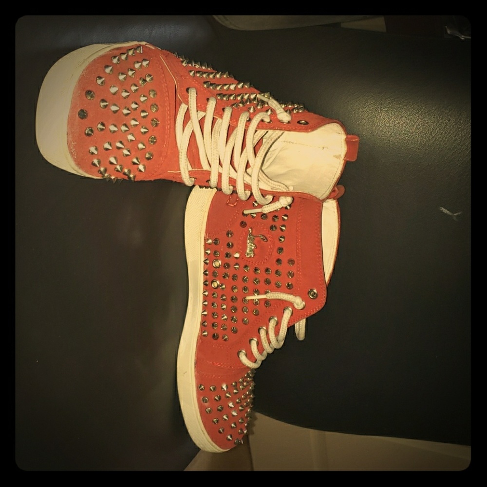 CHRISTIAN LOUBOUTIN

Louis Flat Suede Sneakers